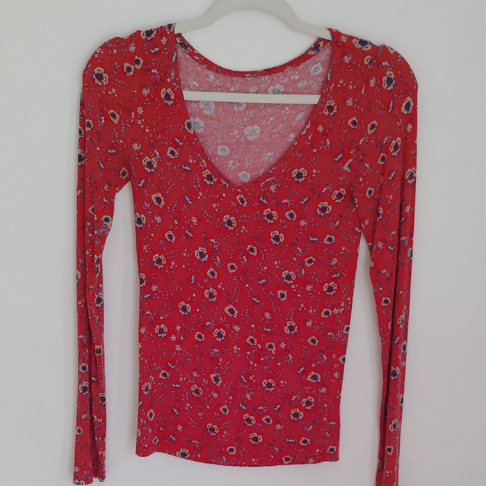Aero Womens Seriously Soft Perfect V-neck Shirt Size M Long Sleeve Floral Cozy